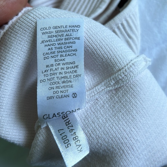 Women’s Glassons (Aritzia) Tank Top. Size SML Cream Colour. Like New Condition - Picture 5 of 10